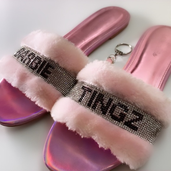 Pink Fur Slides - Picture 2 of 4